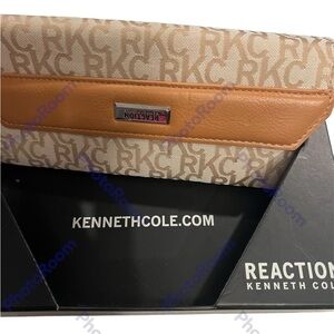 NWT- Kenneth Cole Reaction brown Signature Wallet